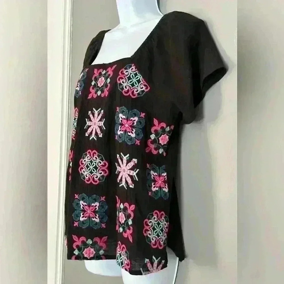 Savanna Jane Embroidered Tile Design Top (332) - Picture 8 of 13